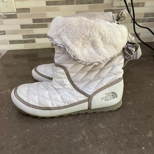 The North Face Tan Thermoball Rolldown Bootie II Warm Winter Boots Size 10